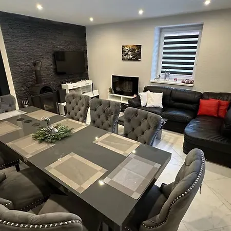 Holiday home Stylish House With Jacuzzi And Sauna